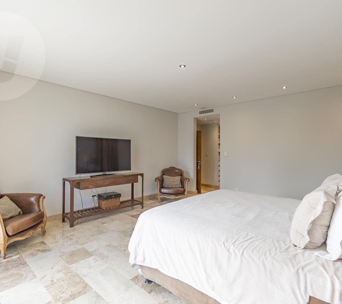 Casa en Venta - Barrio Saint Thomas Este, Canning 3