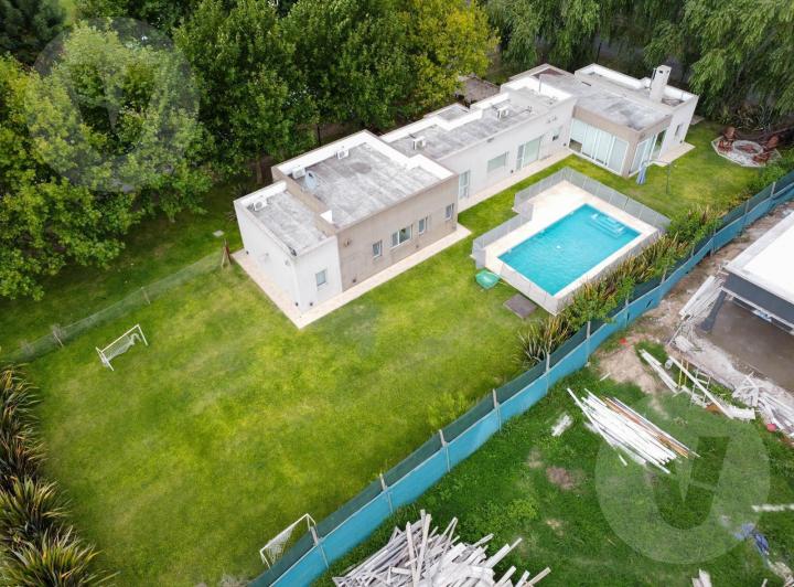 Casa en alquiler y venta -  Haras del Sur II 3