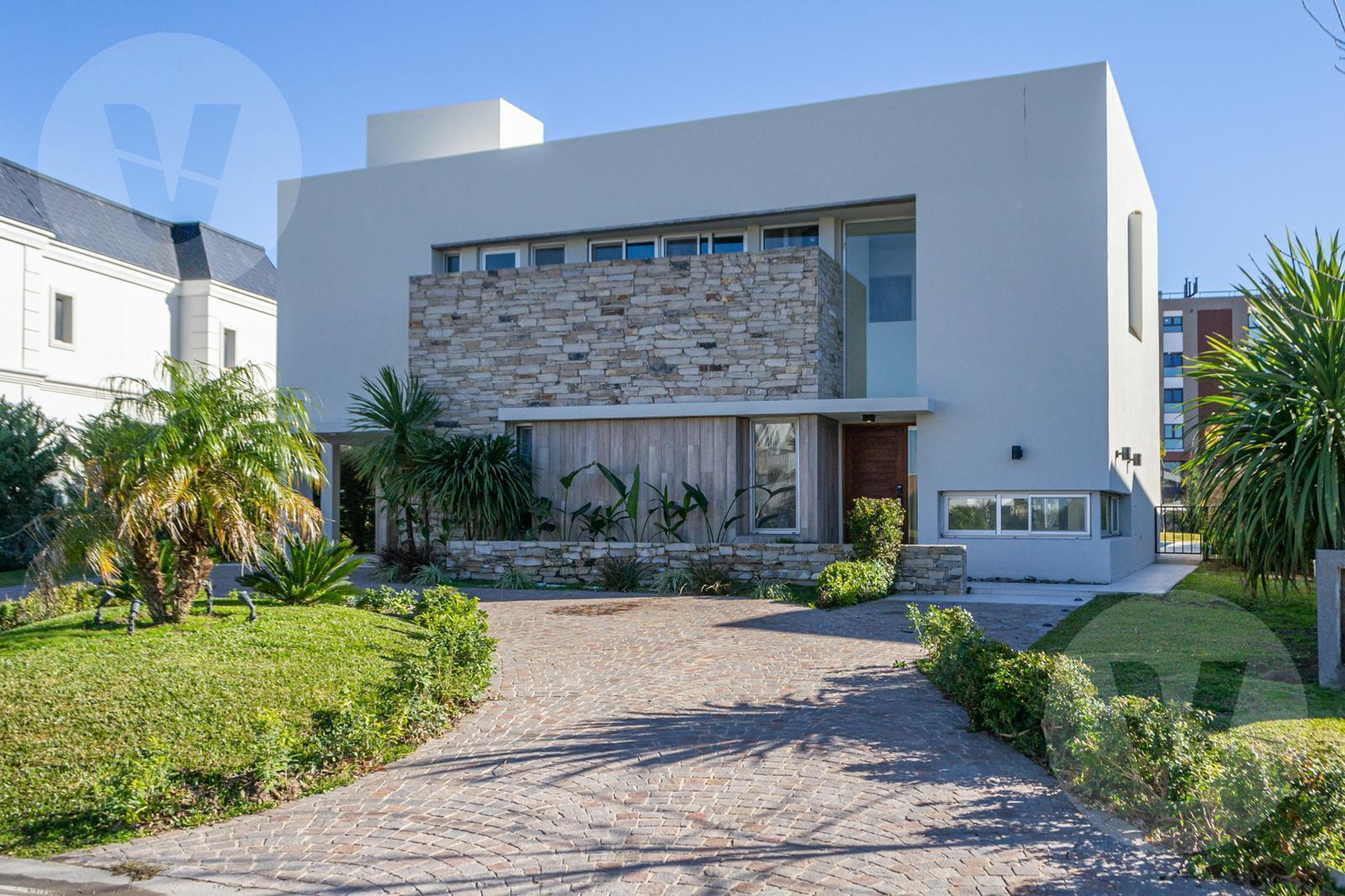 Casa en alquiler - Barrio Terralagos, Canning