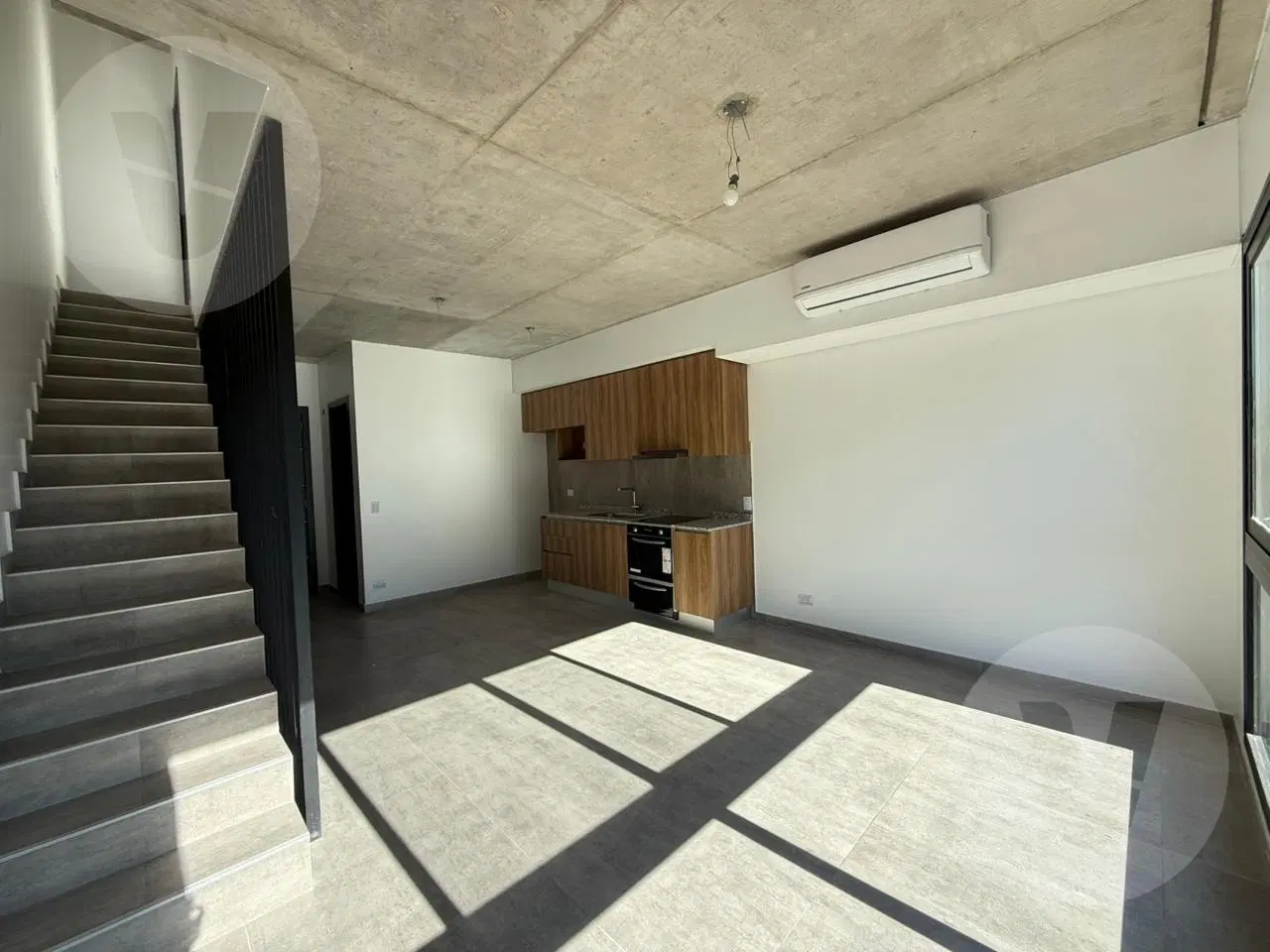 Departamento en Complejo Cabral 3300 4
