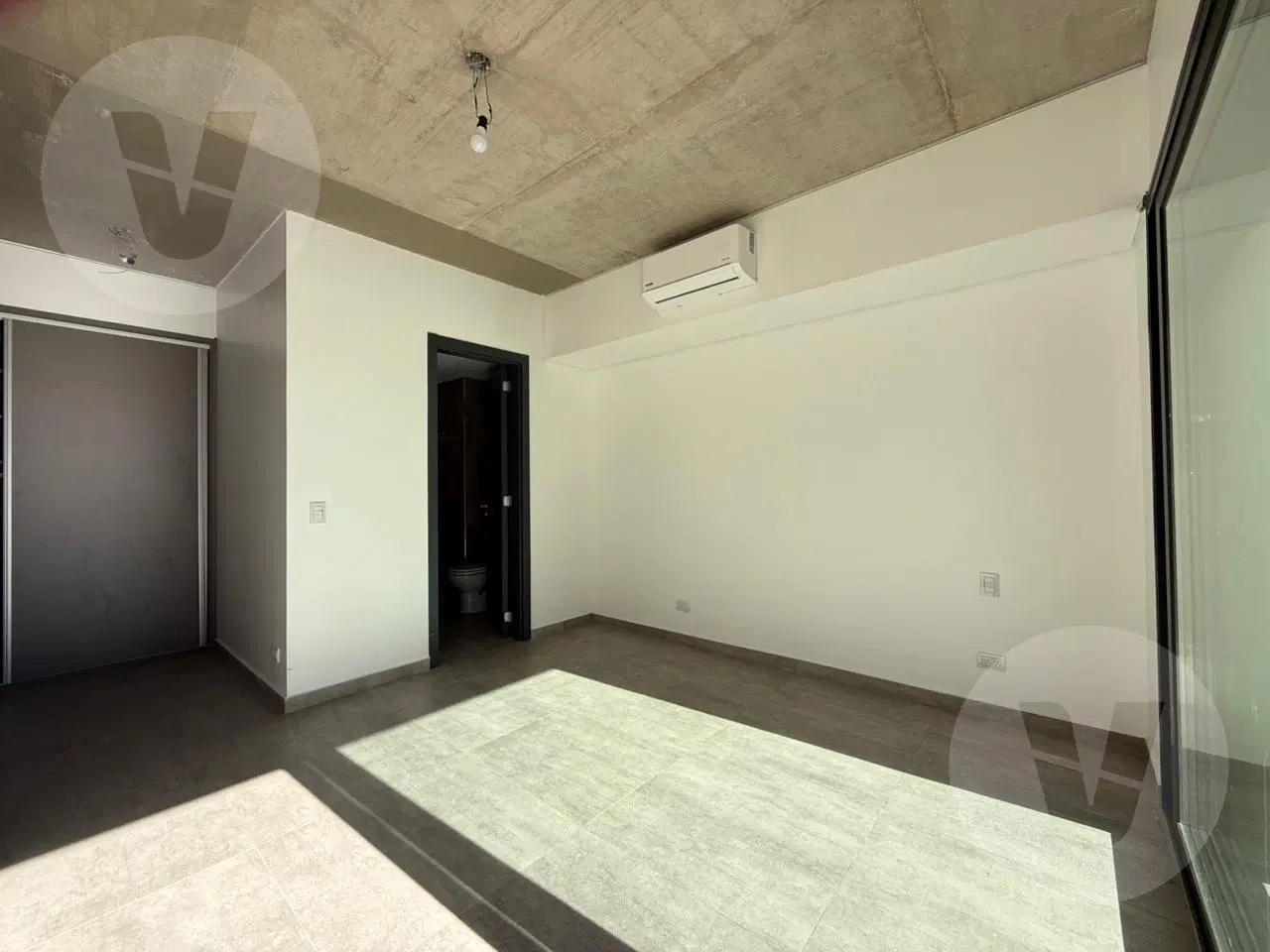 Departamento en Complejo Cabral 3300 5