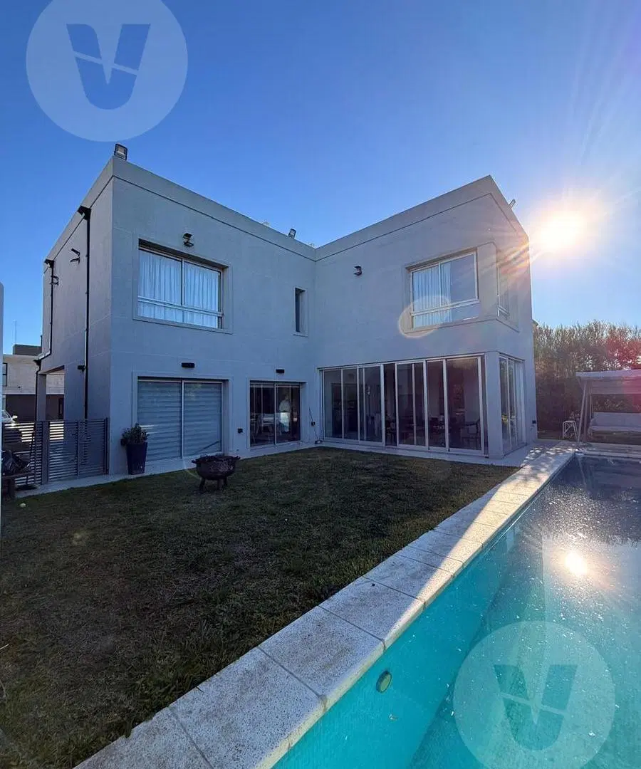 Casa en venta - Barrio Lagos de Canning 3