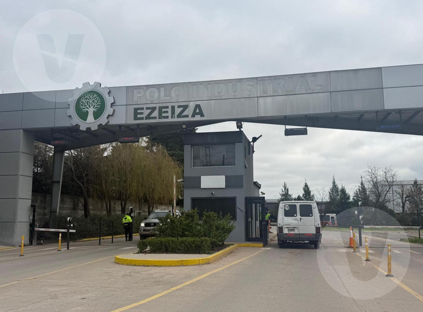 Foto de Nave deposito galpon en alquiler Polo Industrial de Ezeiza, imagen 2