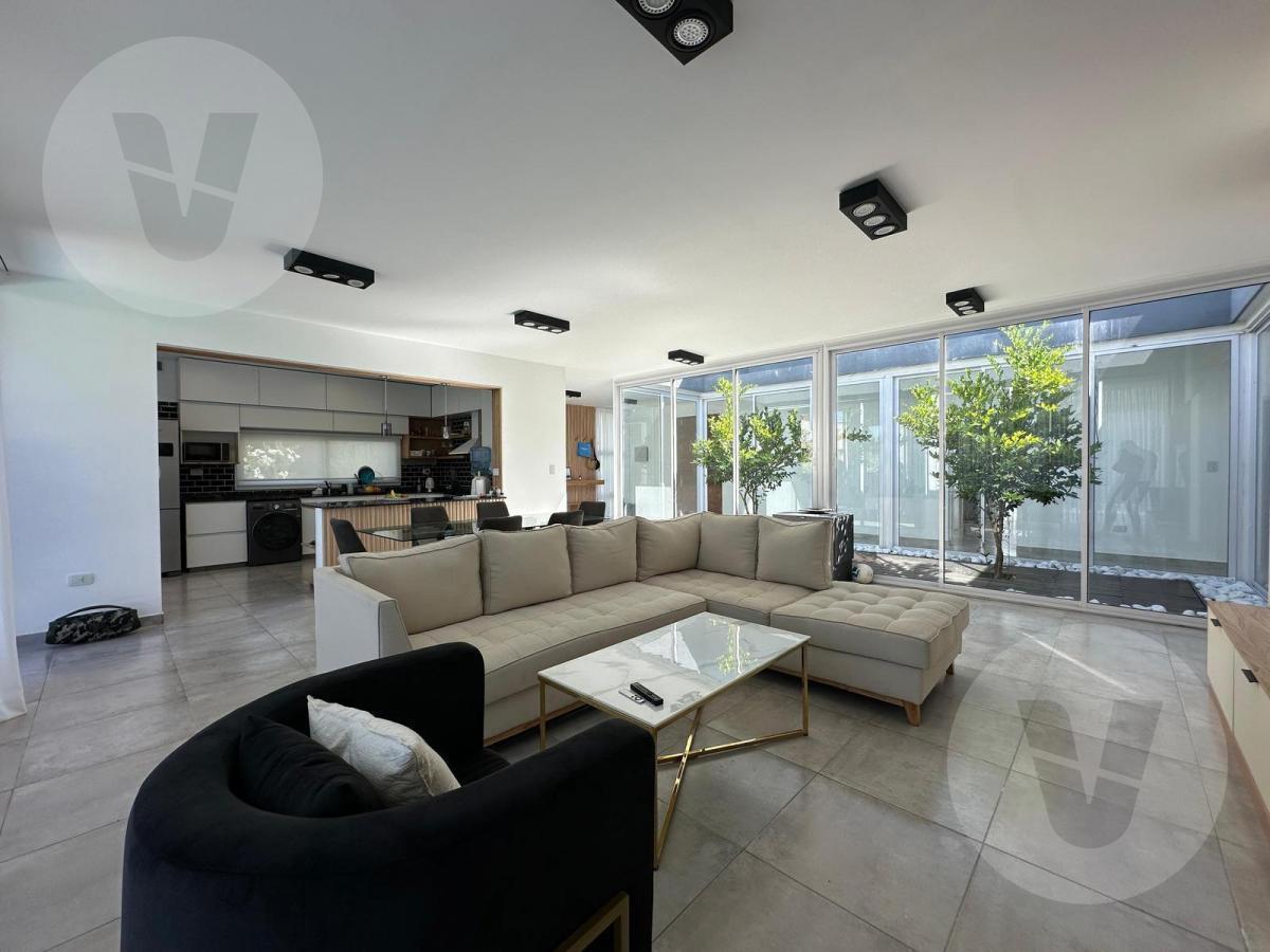 Foto de Casa en alquiler amueblada en el Principado de San Vicente, imagen 2