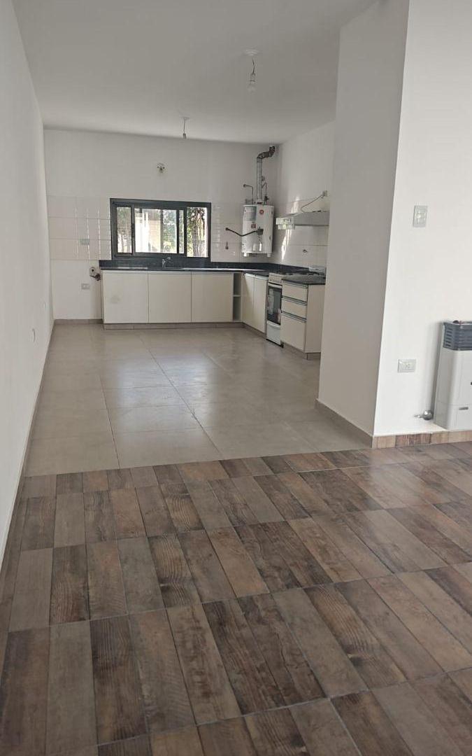 Foto de TERRAPROP Alquila Hermoso y Luminoso Duplex 3 Dorm 2 baños LA CALANDRIA, imagen 2