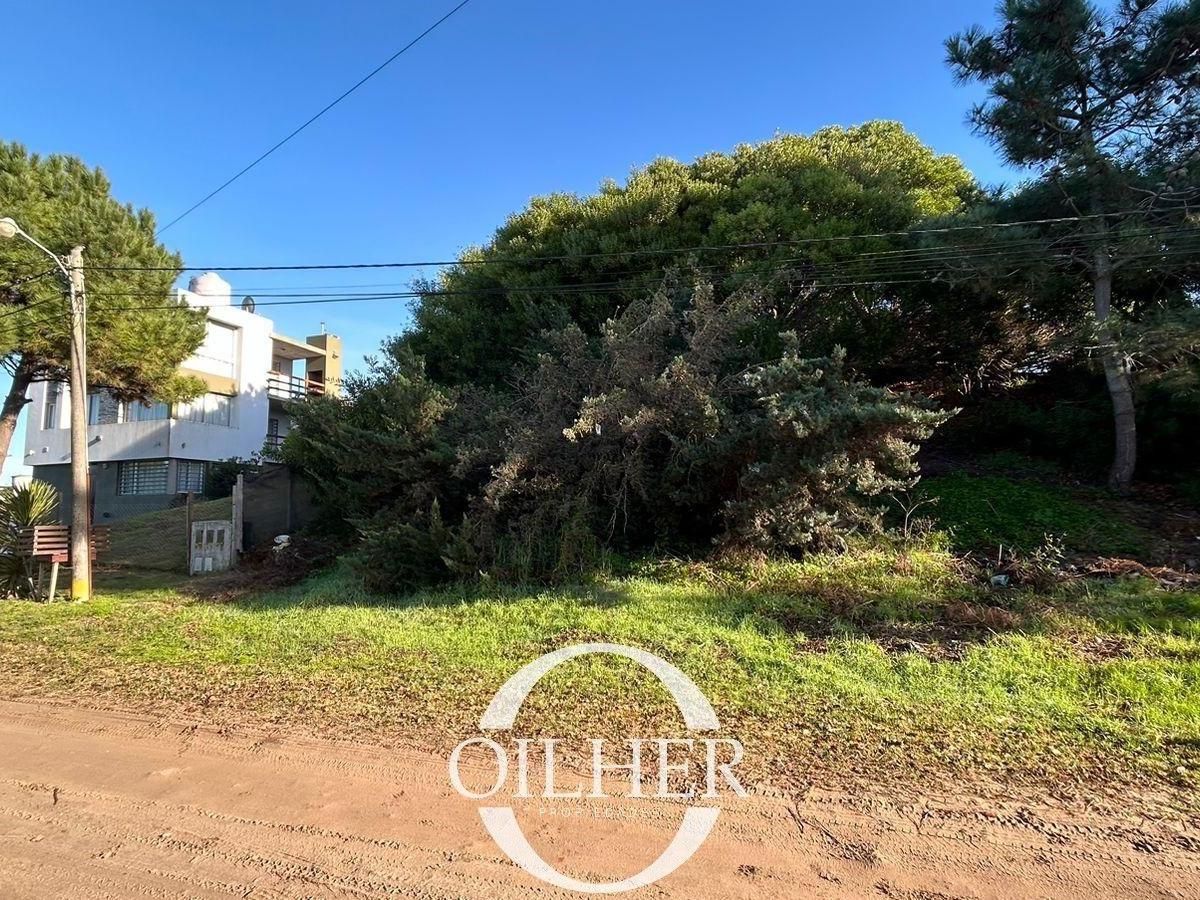 Vendemos Hermoso Lote en Zona Sur - 900 m² 2