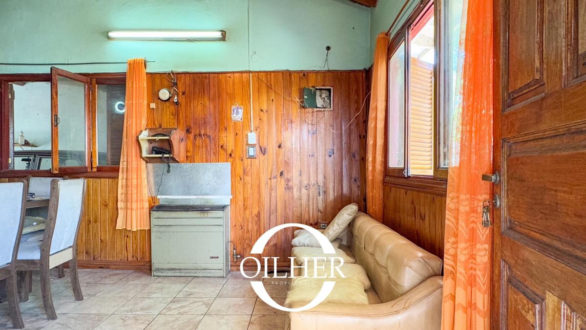 Casa en Venta de 3 Dorm. C/ Cochera en Zona Sur. Gas Natural! 2