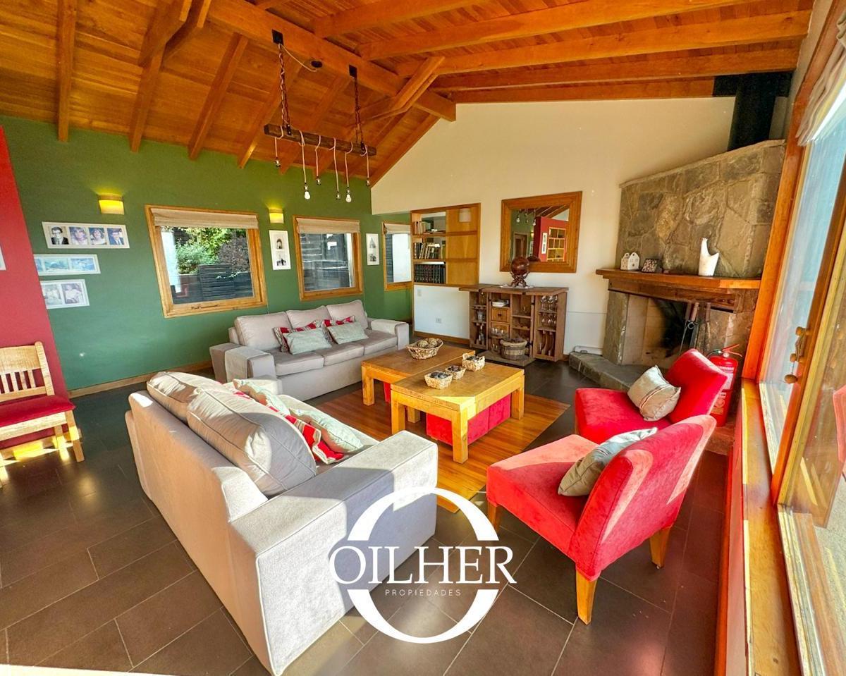 Casa con Una Vista Inigualable! Faldeos de Chapelco! Lote de 2145 m² 1