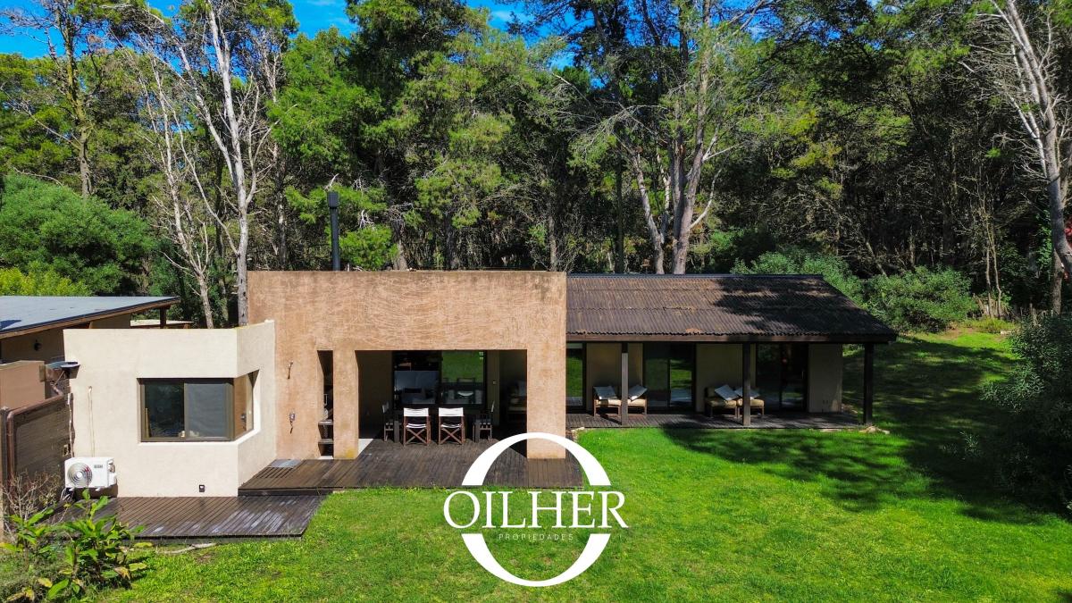 Hermosa Casa de 5 Ambientes en Mar Azul! Sobre 2 Lotes! Cochera. 1