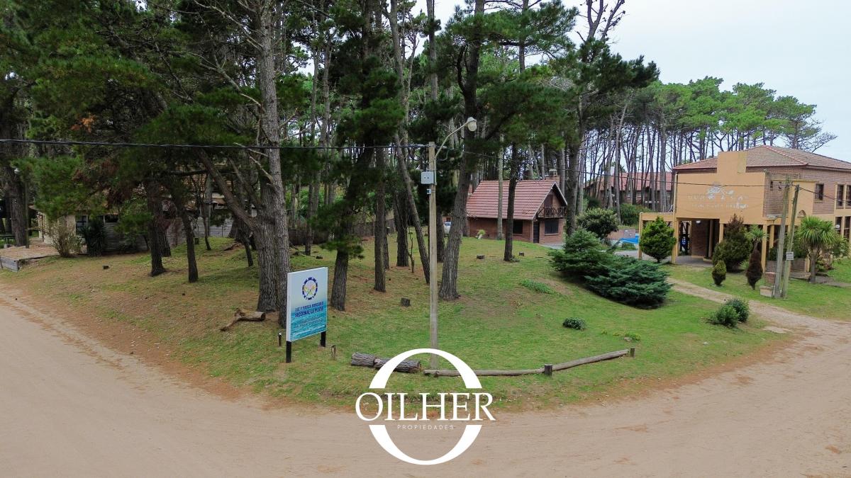 Terreno en Venta de 900 m² a Solo 200 m de La Playa y Sobre Av Comercial! 3