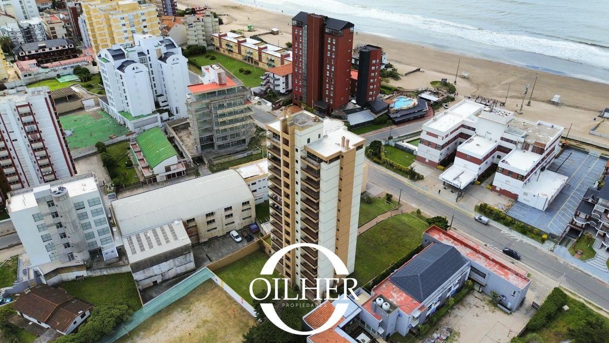 Departamento 3 Ambientes 98 m2 con cochera a una cuadra del Mar y 2 del Centro