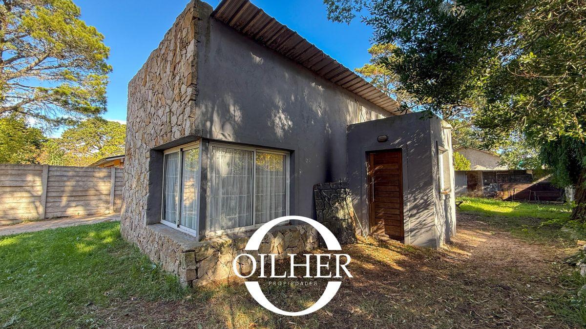 CASA EN VENTA C/GAS NATURAL Y 2 DORMITORIOS EN LA CARMENCITA