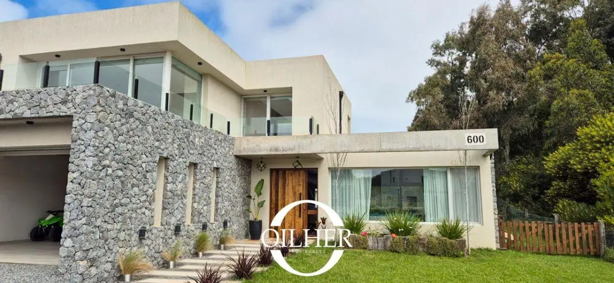 Casa en venta Costa Esmeralda, 5 habitaciones, Golf II, a metros del mar 1