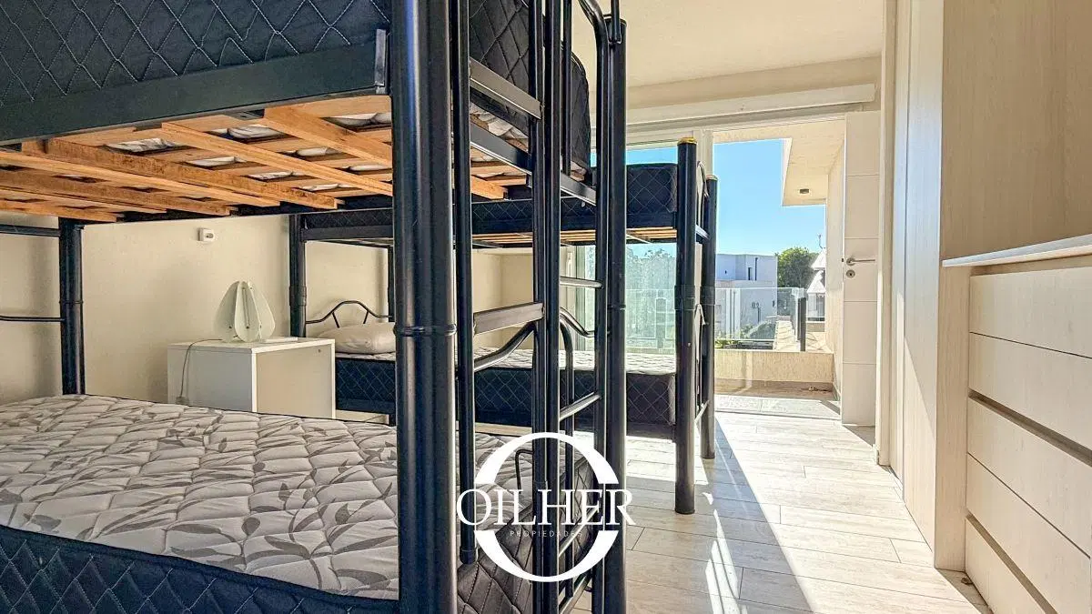 Casa en venta - 5 Dormitorios - Cochera - Costa Esmeralda Golf 2 Lote 600. 3
