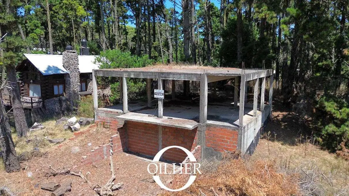 Losa amplia sobre lote de 950 m2 en Mar Azul 3