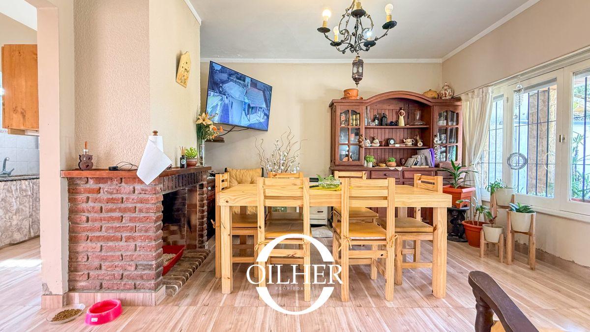 Foto de Oportunidad! Casa en venta + 2 Departamentos! Gas Natural!, imagen 5