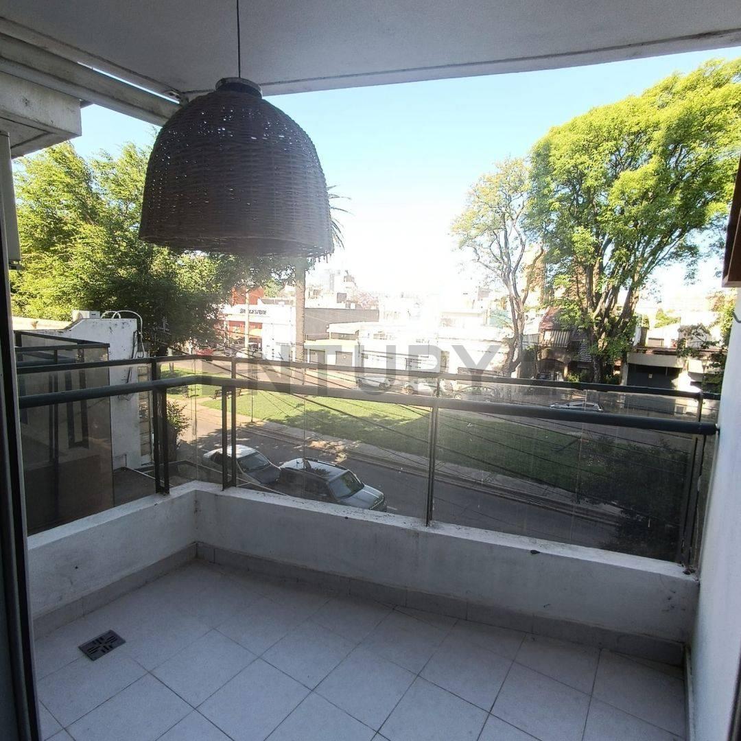 Foto de VENTA DEPARTAMENTO 1 DORMITORIO AMPLIO CON COCHERA EN BARRIO PICHINCHA, imagen 5