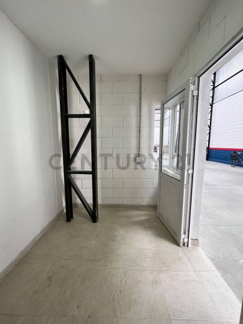 Galpón a Estrenar en Venta en Zona Norte Molina 2600 1