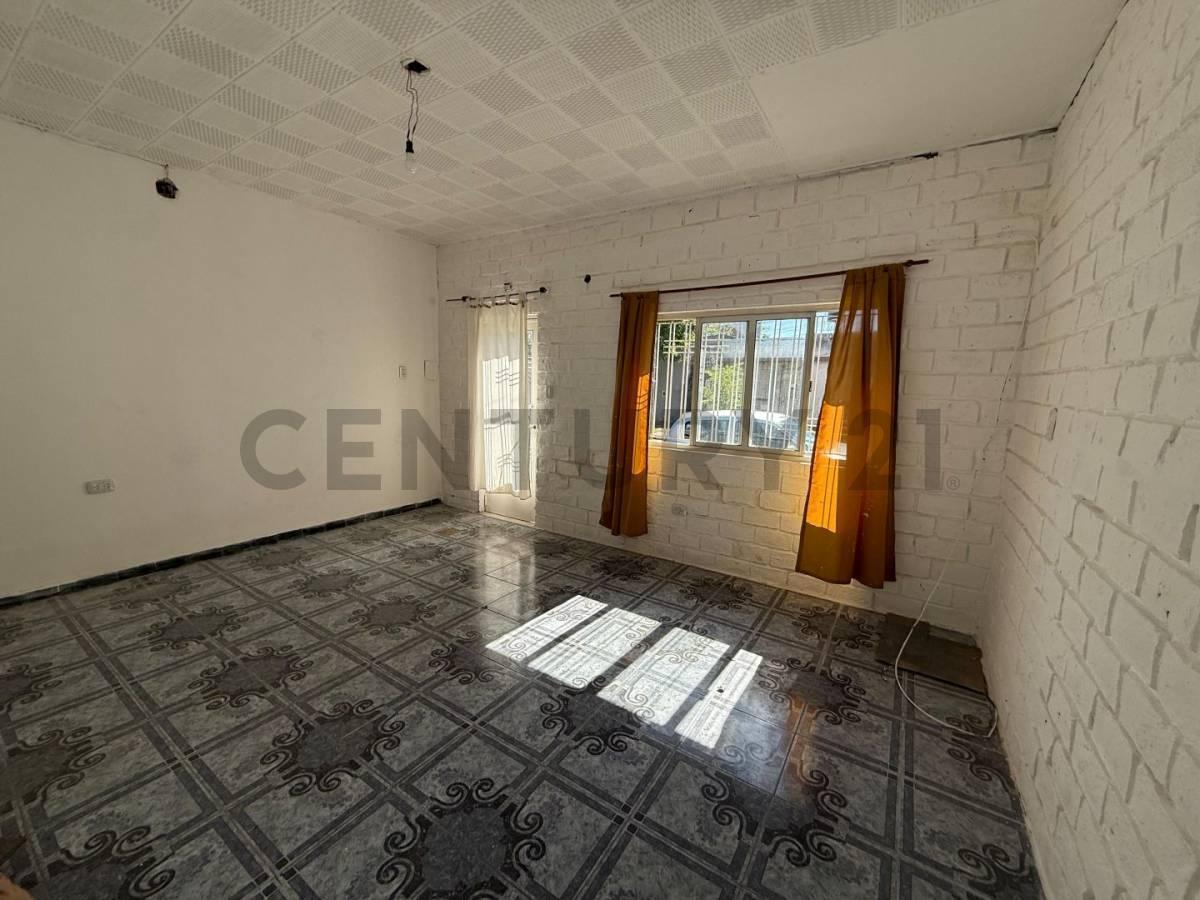 Foto de Venta de Casa 3 AMBIENTES en Roque Sáenz Peña, imagen 2