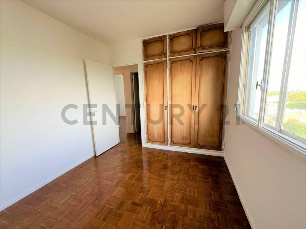 Departamento de Tres Dorm. en Venta 4