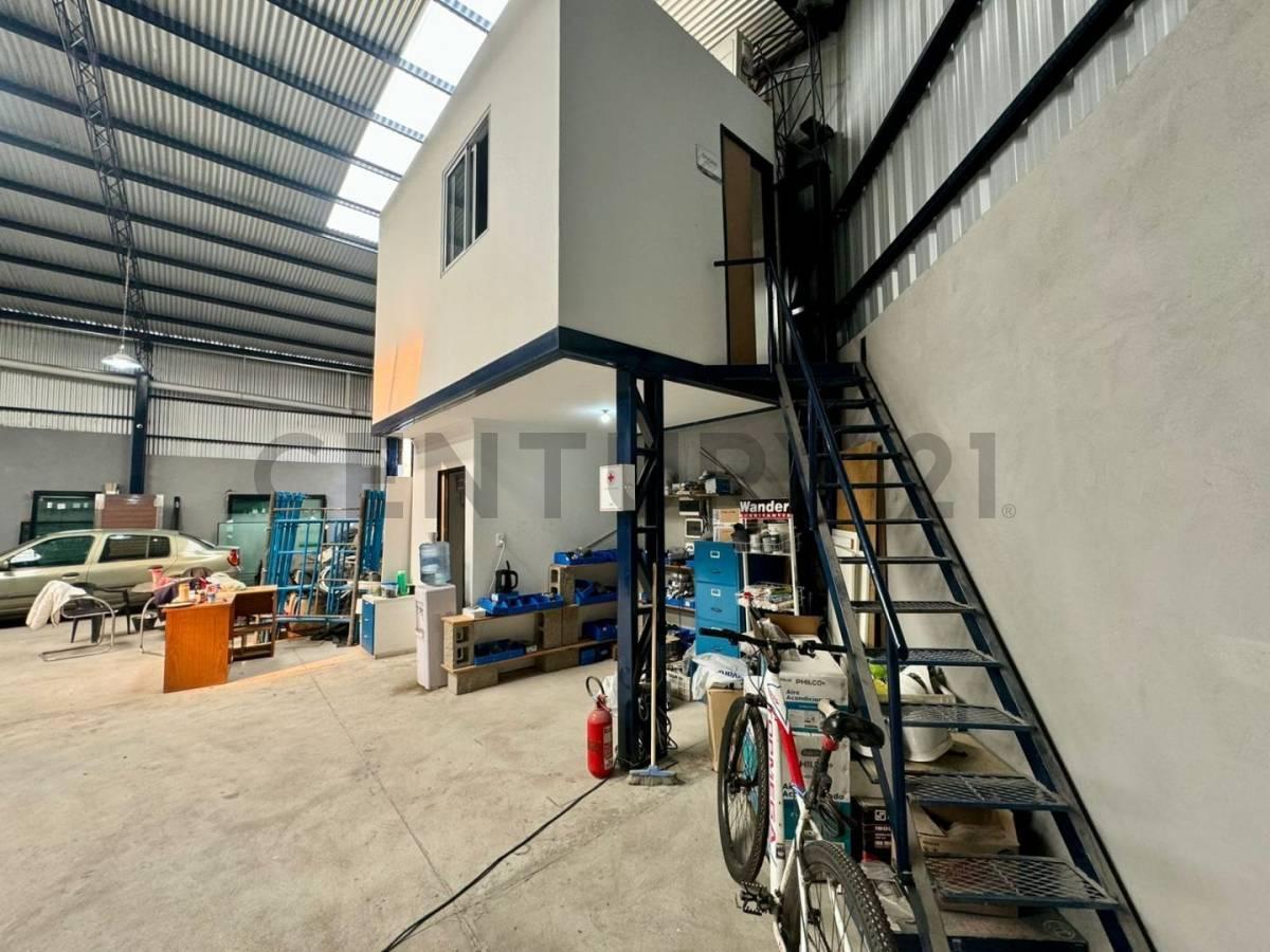 Galpón a Estrenar en Venta - 300 m² a 2 de 27 de Febrero 4