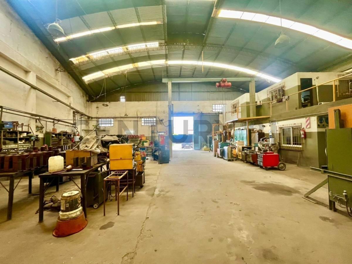 Galpón y Oficinas en Venta 3