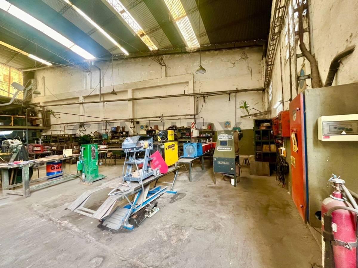 Galpón y Oficinas en Venta 2