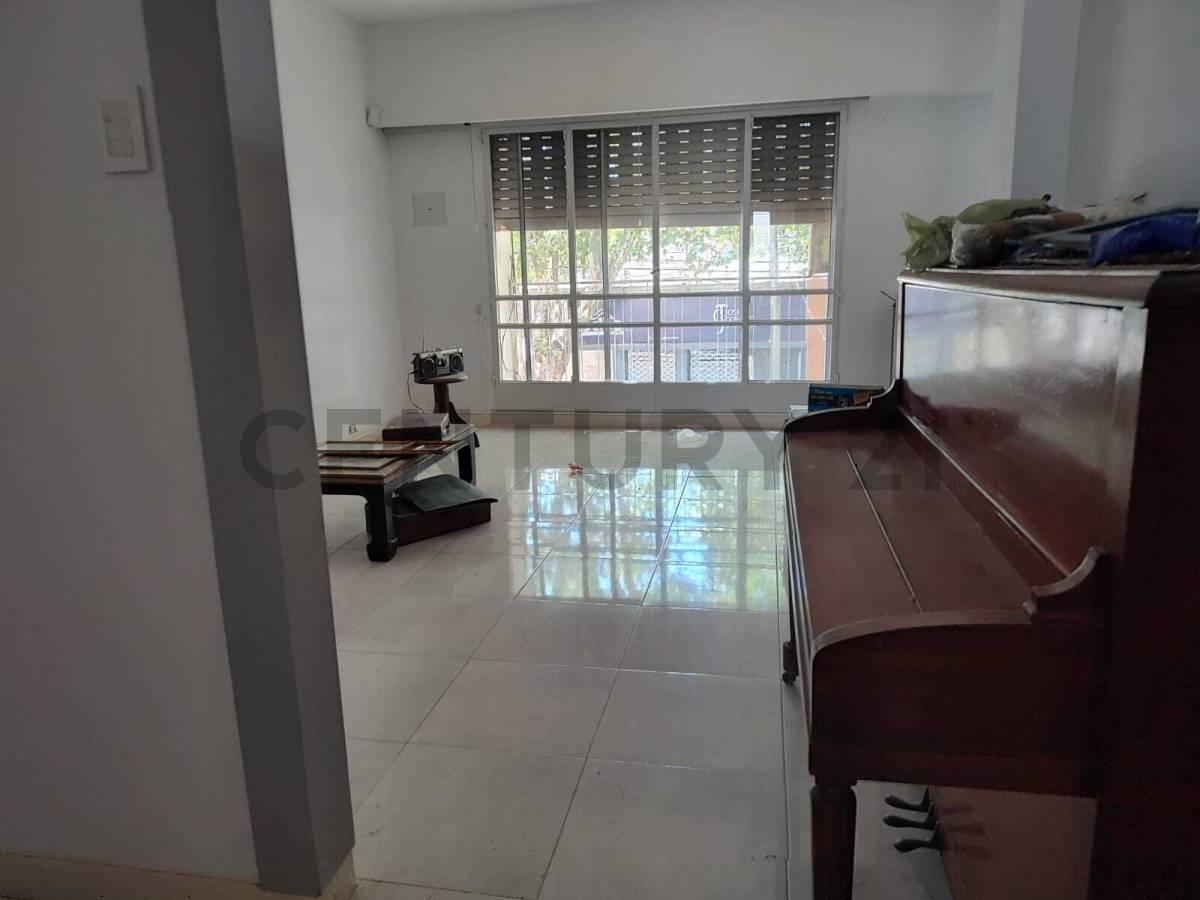 Casa Más Locales en Venta - Granadero Baigorria 1