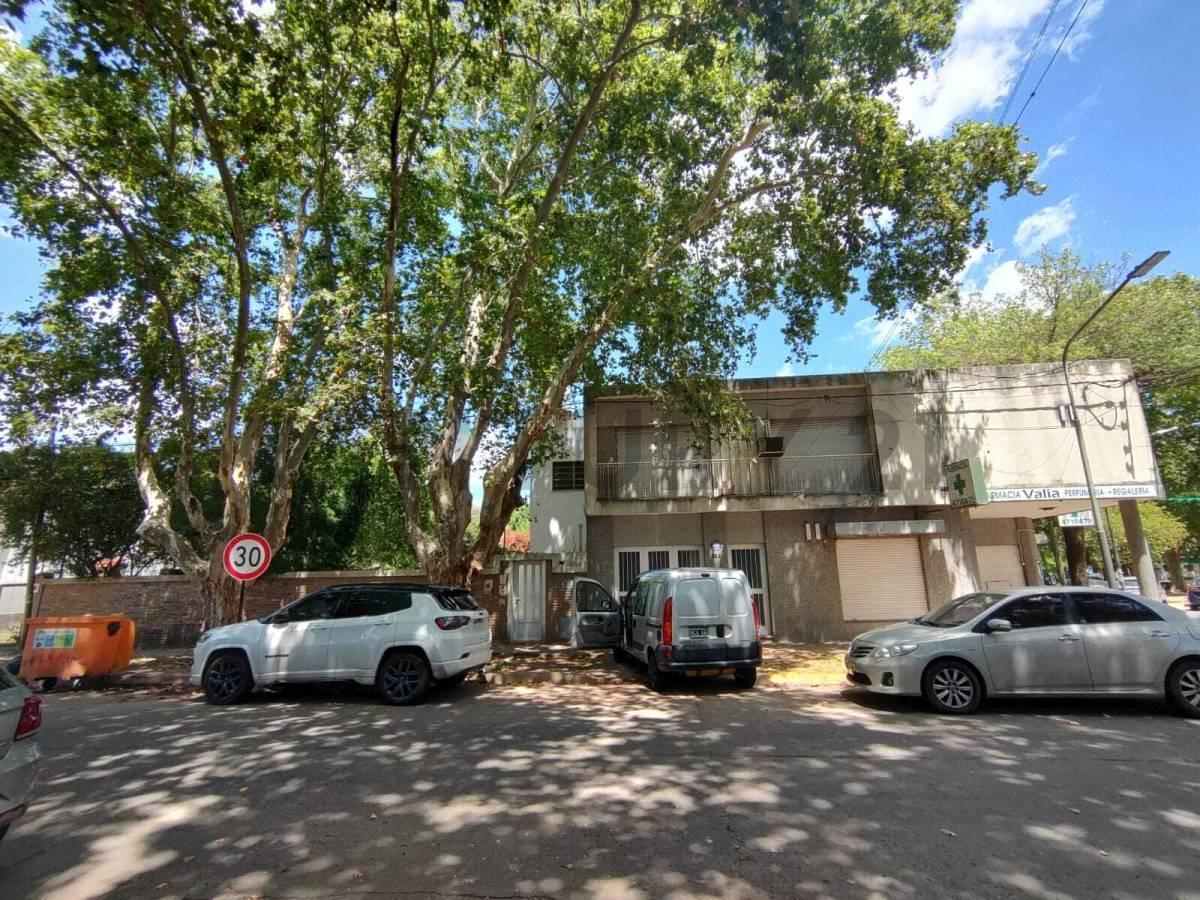 Casa Más Locales en Venta - Granadero Baigorria 3