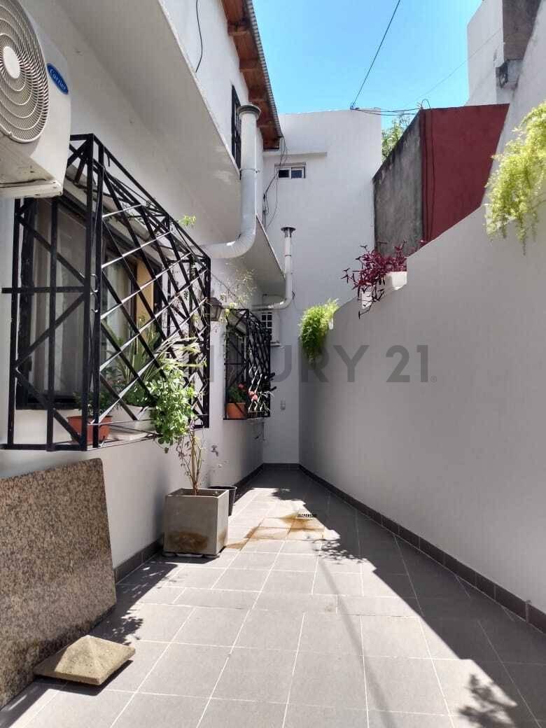 Casa 4 Dorm. / 8 Ambientes Viamonte Al 1000 4