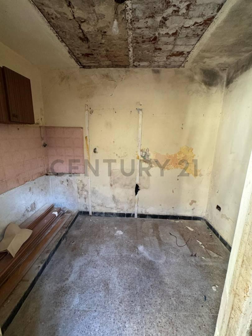 VENTA DE CASA A RECICLAR BARRIO INDUSTRIAL