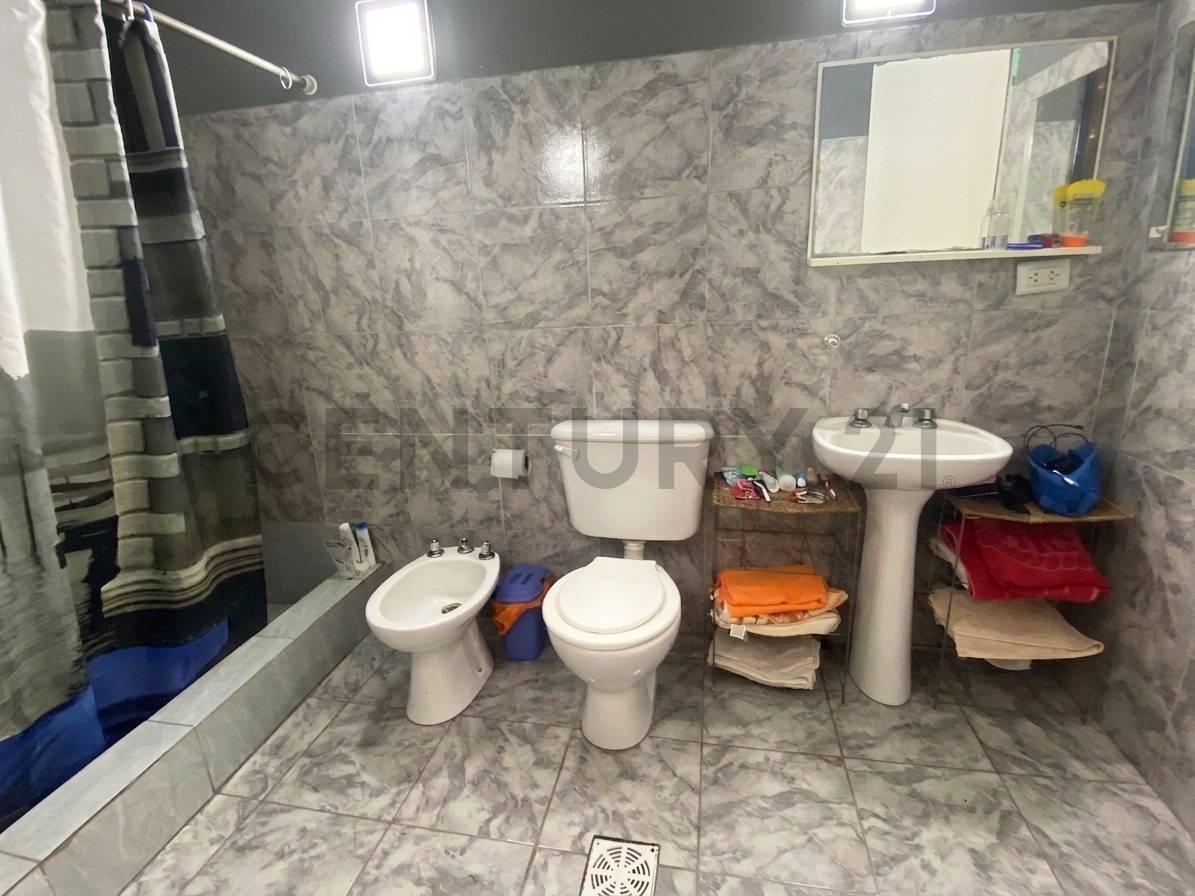 Venta casa de 3 dormitorios barrio Ludueña
