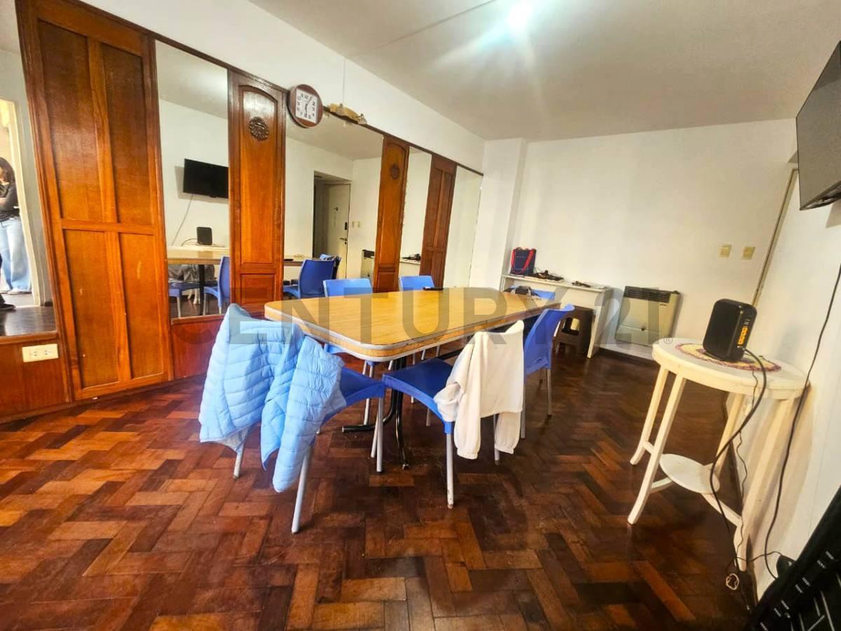 Venta Departamento 3 dormitorios y cochera en el centro de Rosario