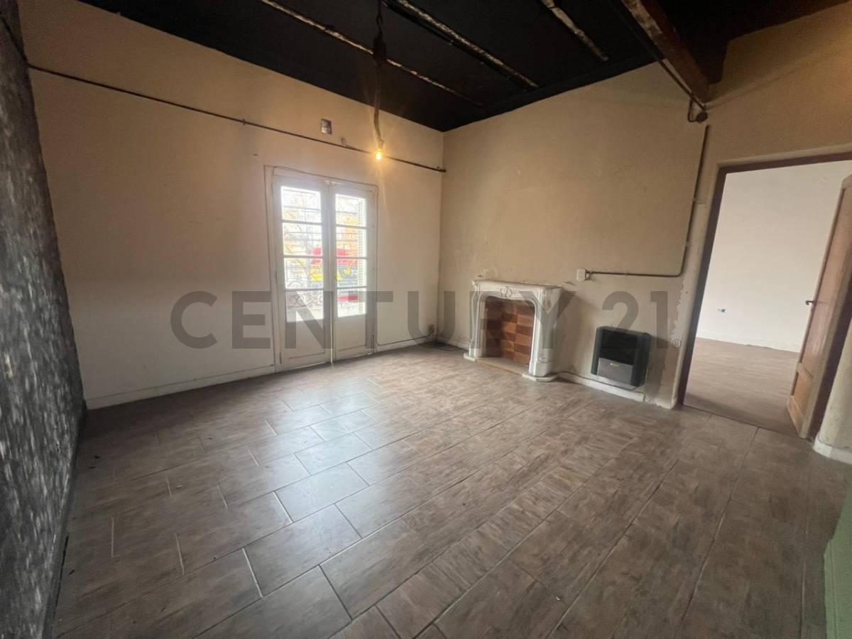 Venta Casa planta alta en barrio Lourdes