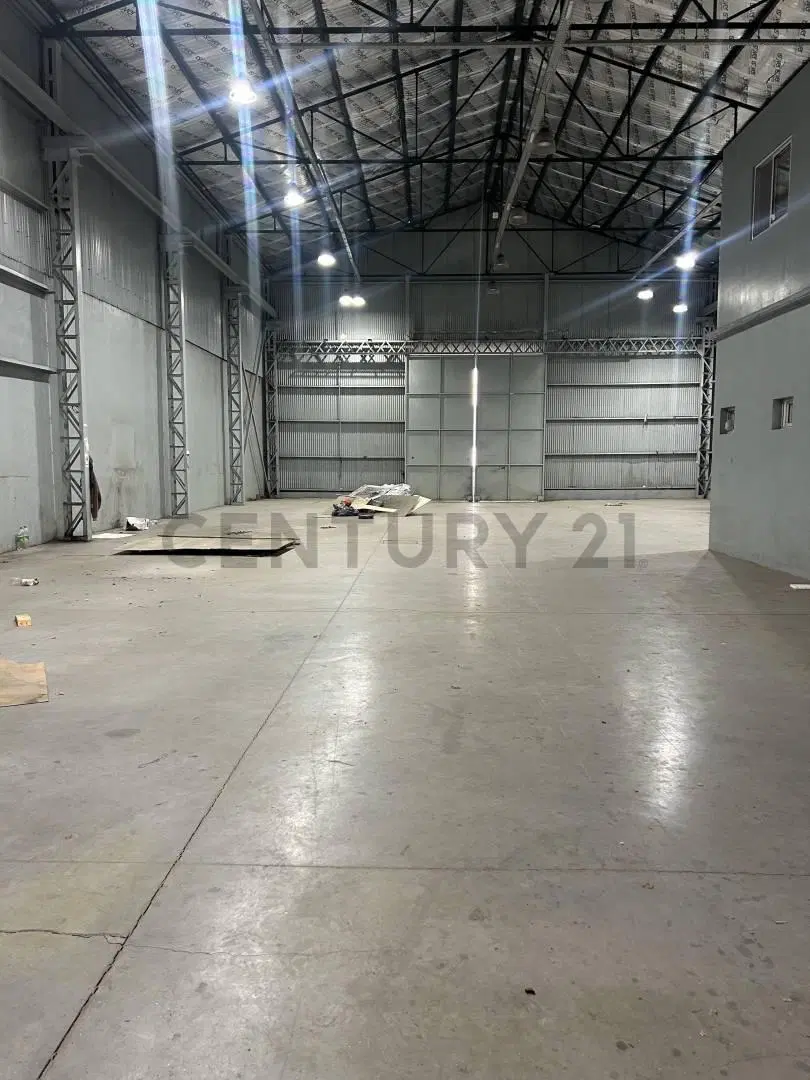 Alquiler galpón con piso de Hormigón llaneado 1
