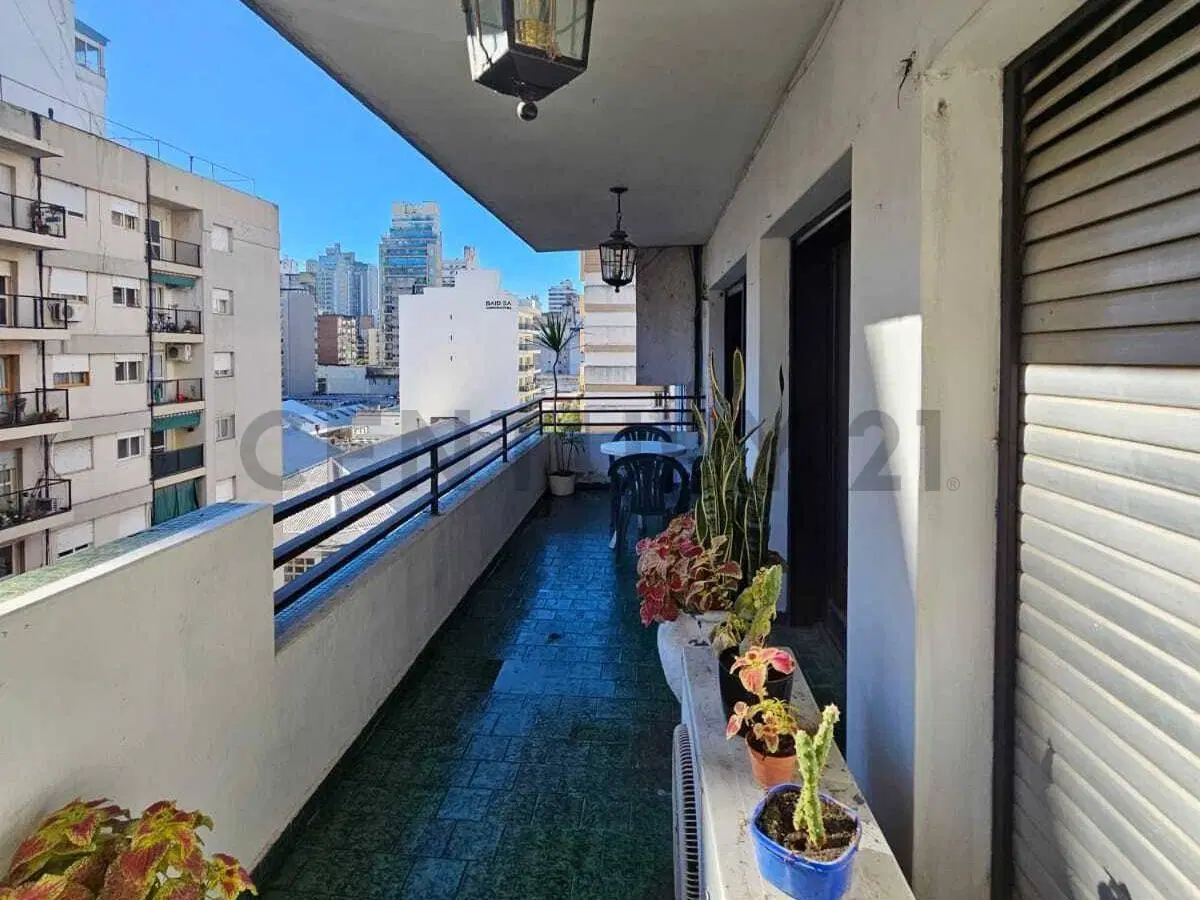 VENTA DEPARTAMENTO 3 DORMITORIOS CENTRO 2