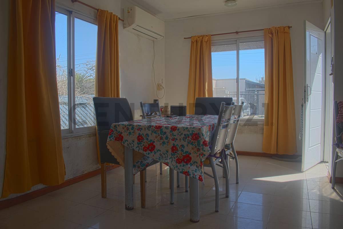 Foto de VENTA CASA 2 DORMITORIOS EN TIERRA DE SUEÑOS III ROLDAN, imagen 3