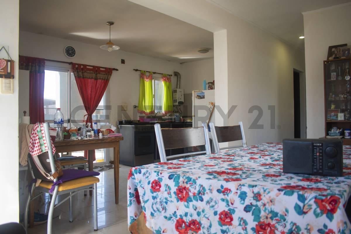 Foto de VENTA CASA 2 DORMITORIOS EN TIERRA DE SUEÑOS III ROLDAN, imagen 4