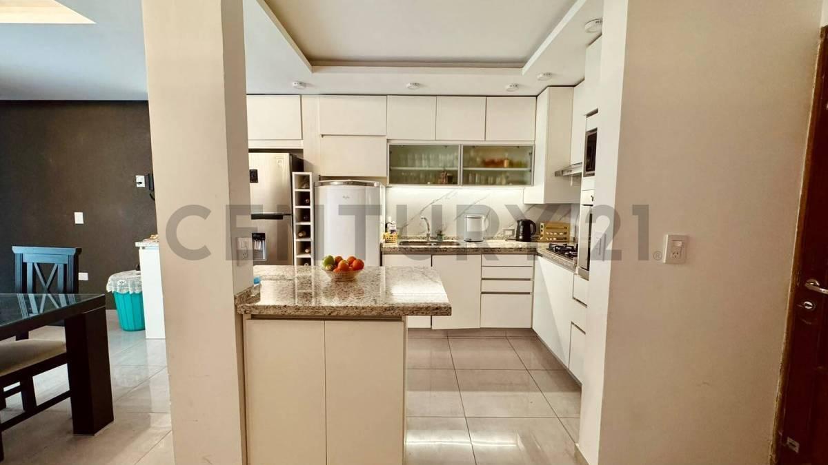 Foto de Casa 5 dormitorios, cochera, en VENTA - LUIS AGOTE, imagen 4