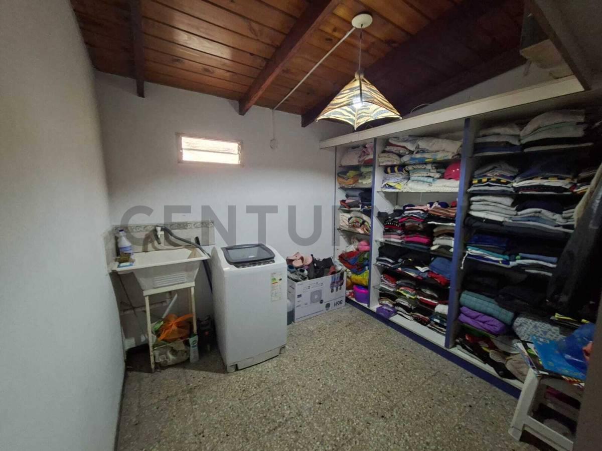 Foto de Casa amplia de 4 dormitorios - cochera doble - patio con parrillero, imagen 4