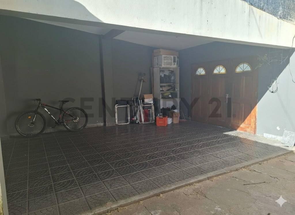Foto de Casa amplia de 4 dormitorios - cochera doble - patio con parrillero, imagen 5