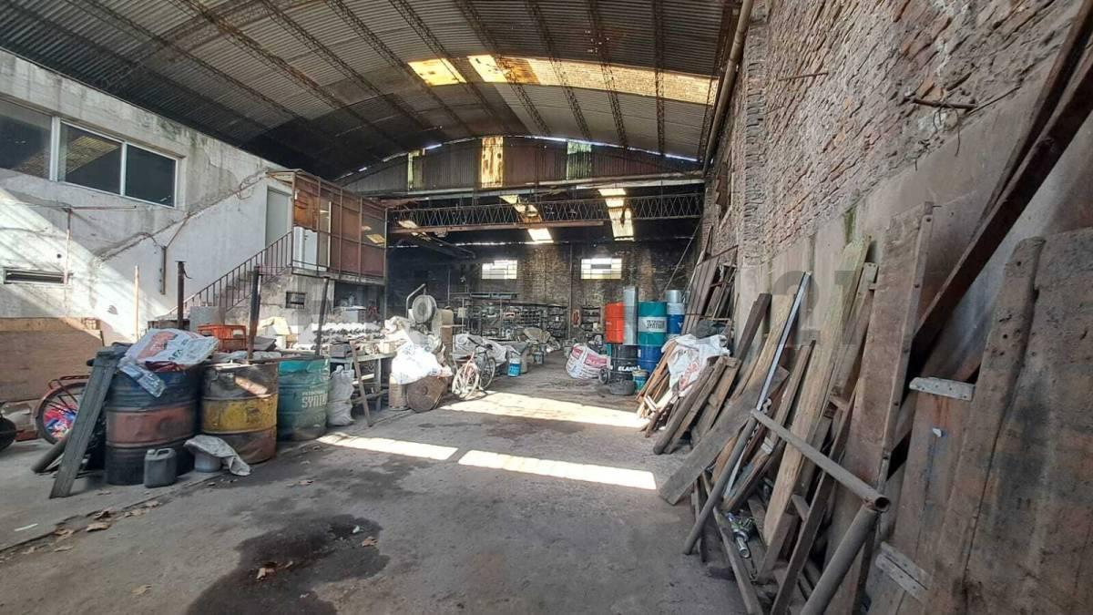 Foto de Venta de Galpon y local, imagen 2