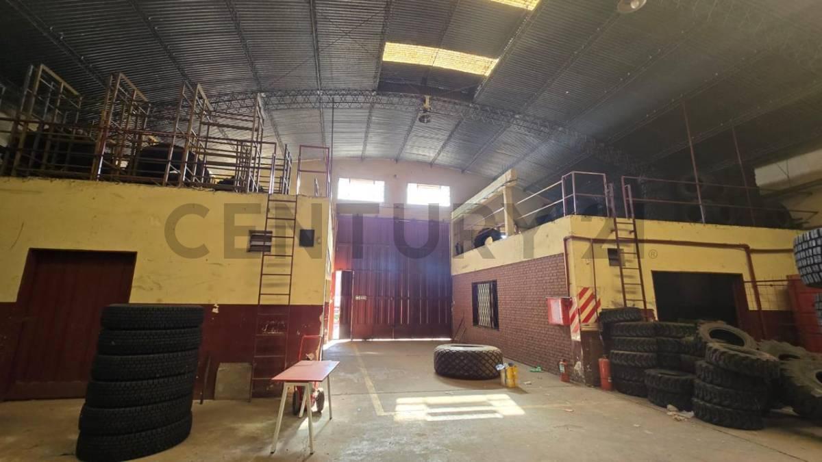 Foto de Venta galpón a metros del mercado, imagen 2