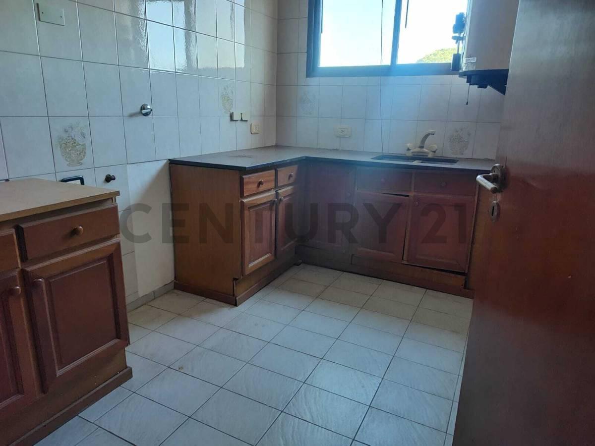 Foto de VENTA DEPARTAMENTO 2 DORMITORIOS FRENTE CON BALCÓN. ZONA ALBERDI, imagen 5