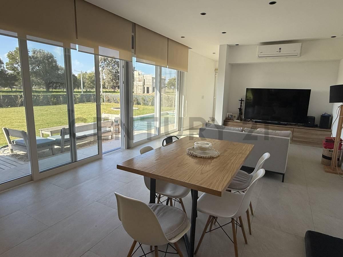 Foto de CLUB ZEN BARRIO CERRADO - Casa con pileta en VENTA, imagen 1