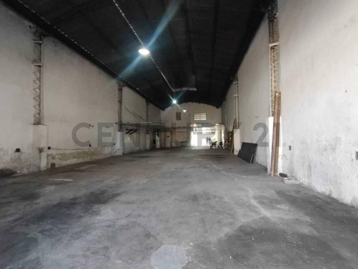 Foto de VENTA Galpón de 530 m² con local, oficinas y doble acceso | Uriburu 2051, imagen 5