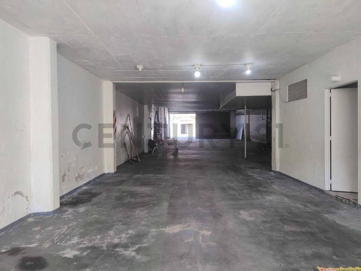 Foto de VENTA Galpón de 530 m² con local, oficinas y doble acceso | Uriburu 2051, imagen 3