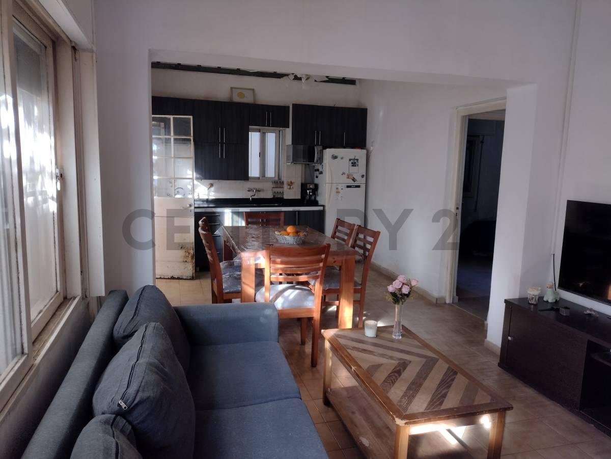 Foto de Venta casa de pasillo en Alberdi, imagen 2