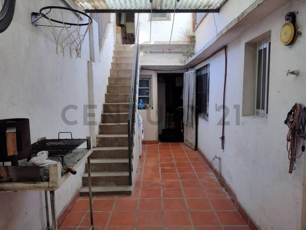 Foto de Venta casa de pasillo en Alberdi, imagen 3