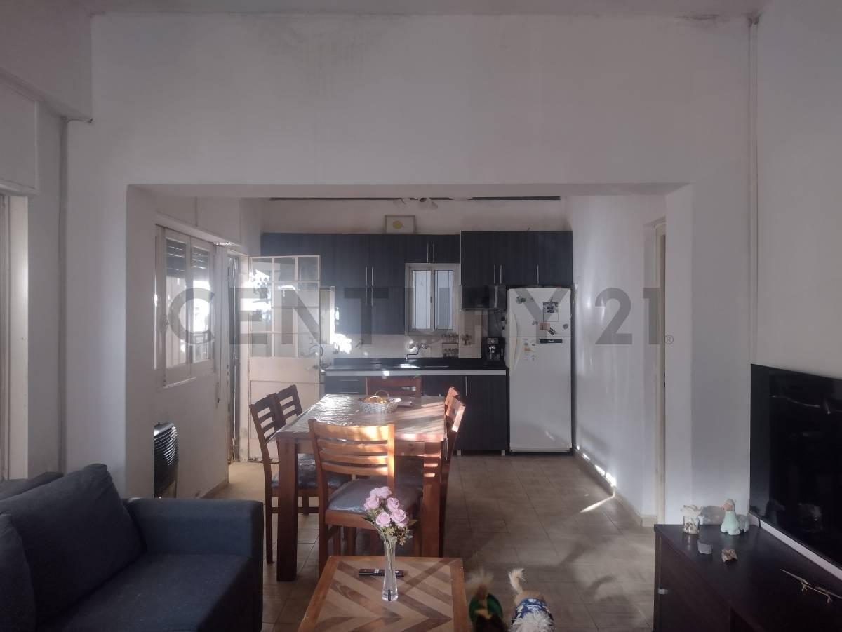 Foto de Venta casa de pasillo en Alberdi, imagen 1
